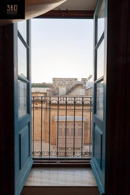 Beautiful, Typical Maltese 4Br Home With Roof Top By 360 Estates Sliema Exteriér fotografie