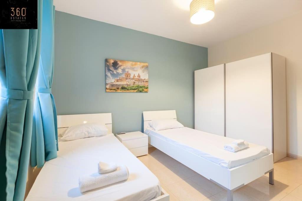 Beautiful, Typical Maltese 4Br Home With Roof Top By 360 Estates Sliema Exteriér fotografie