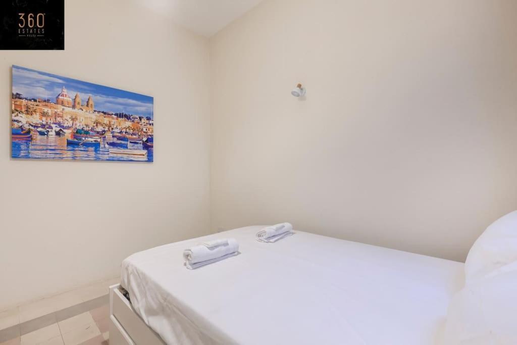 Beautiful, Typical Maltese 4Br Home With Roof Top By 360 Estates Sliema Exteriér fotografie