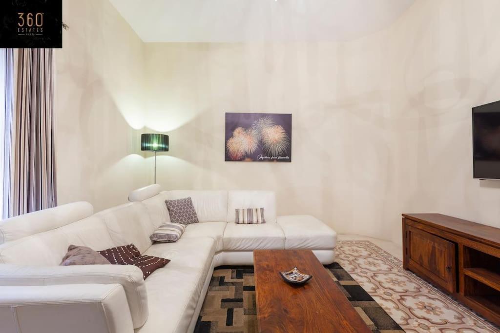 Beautiful, Typical Maltese 4Br Home With Roof Top By 360 Estates Sliema Exteriér fotografie