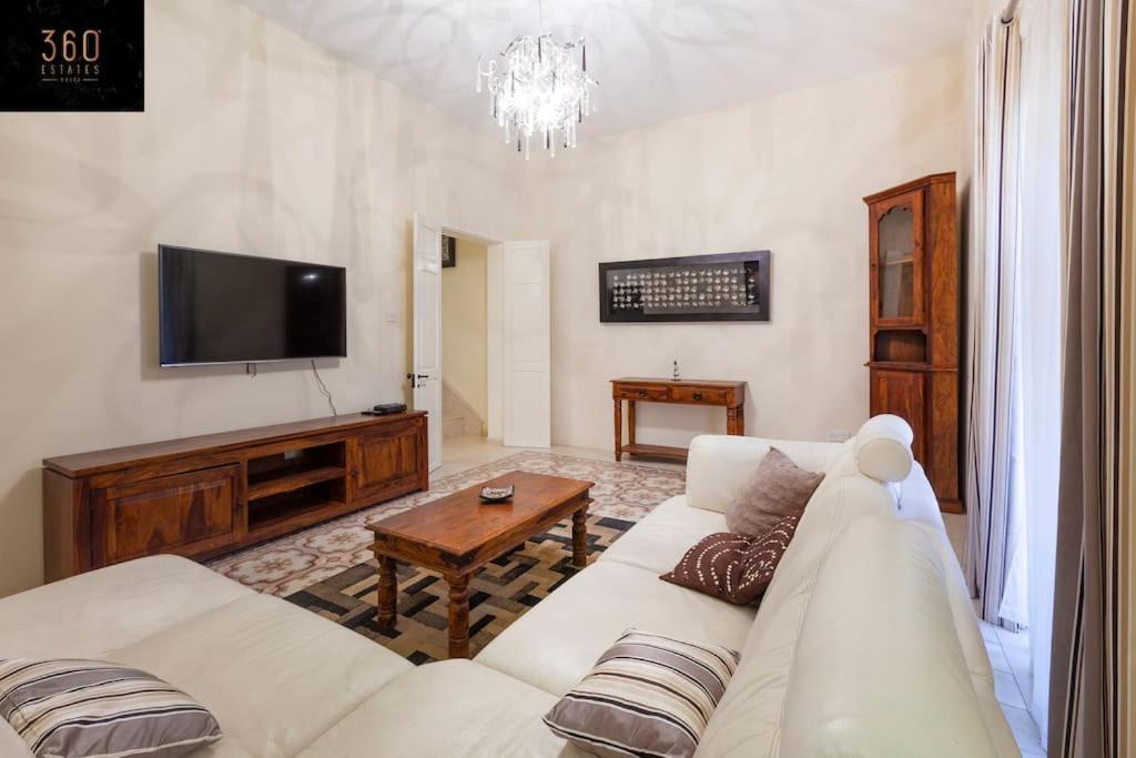 Beautiful, Typical Maltese 4Br Home With Roof Top By 360 Estates Sliema Exteriér fotografie