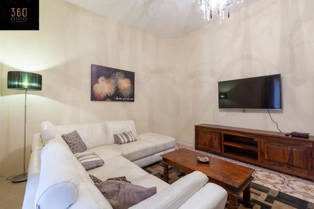 Beautiful, Typical Maltese 4Br Home With Roof Top By 360 Estates Sliema Exteriér fotografie
