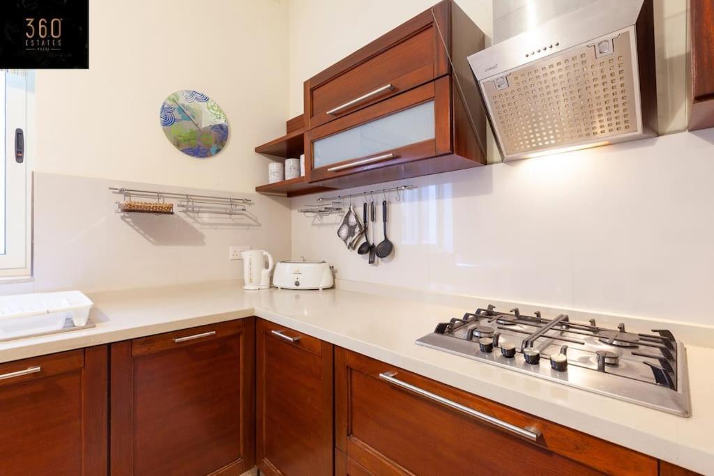 Beautiful, Typical Maltese 4Br Home With Roof Top By 360 Estates Sliema Exteriér fotografie