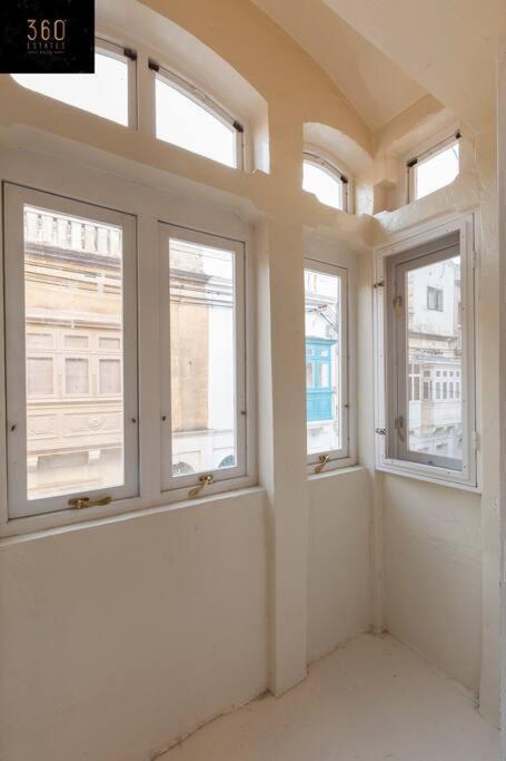 Beautiful, Typical Maltese 4Br Home With Roof Top By 360 Estates Sliema Exteriér fotografie