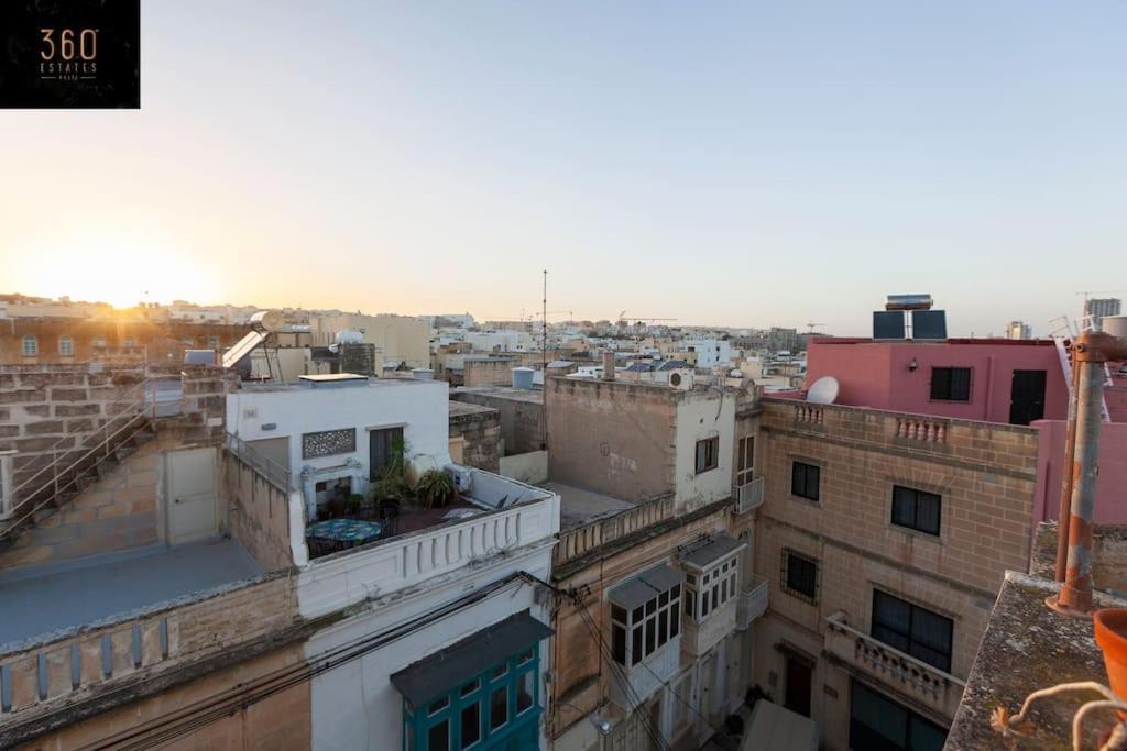 Beautiful, Typical Maltese 4Br Home With Roof Top By 360 Estates Sliema Exteriér fotografie